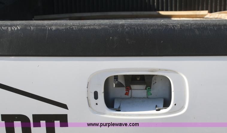 image for item A3211 2000 Chevrolet Silverado 1500 pickup truck