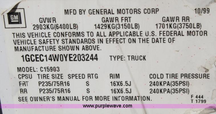 image for item A3211 2000 Chevrolet Silverado 1500 pickup truck