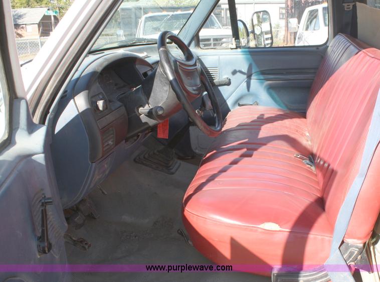 image for item A3212 1995 Ford F350 XL pickup truck