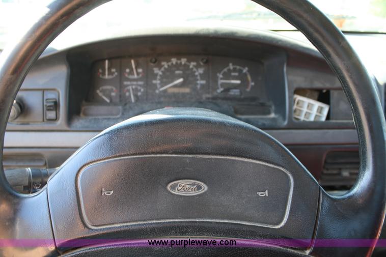 image for item A3212 1995 Ford F350 XL pickup truck