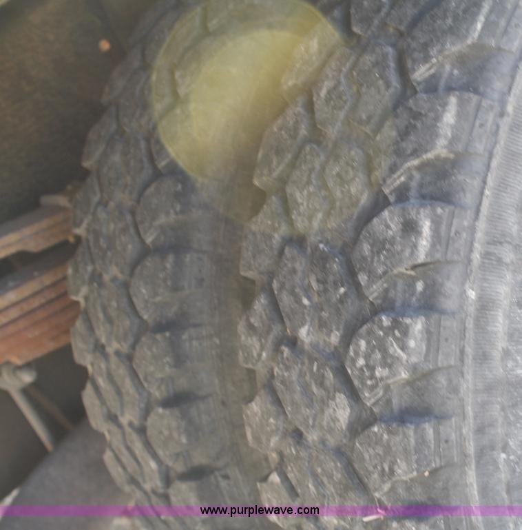 image for item A3212 1995 Ford F350 XL pickup truck