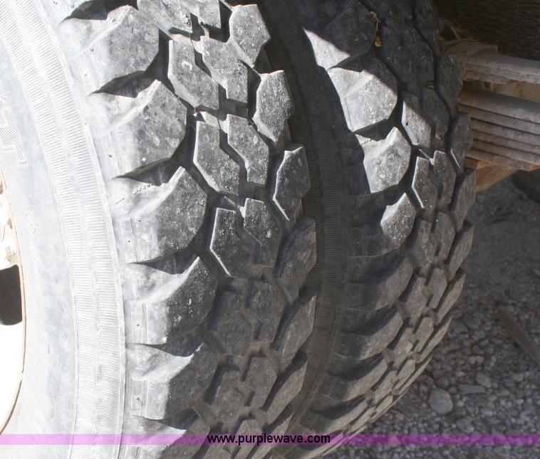 image for item A3212 1995 Ford F350 XL pickup truck