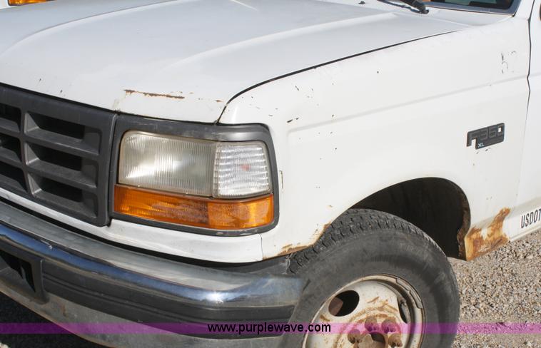 image for item A3212 1995 Ford F350 XL pickup truck