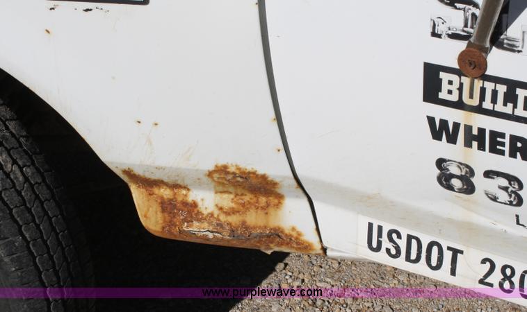 image for item A3212 1995 Ford F350 XL pickup truck