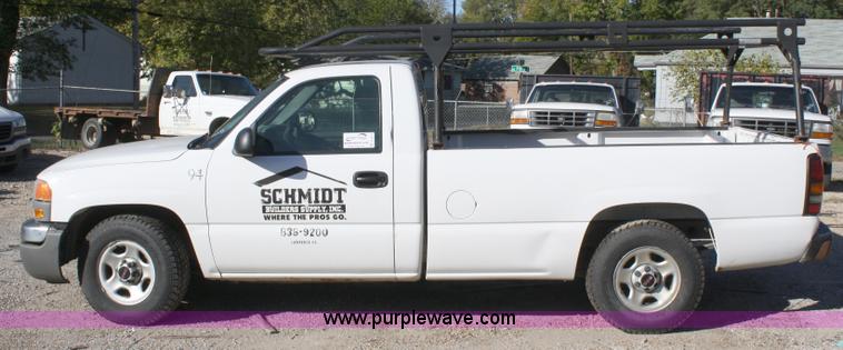 image for item A3213 2004 GMC Sierra 1500 pickup truck