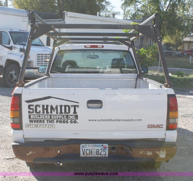 image for item A3213 2004 GMC Sierra 1500 pickup truck