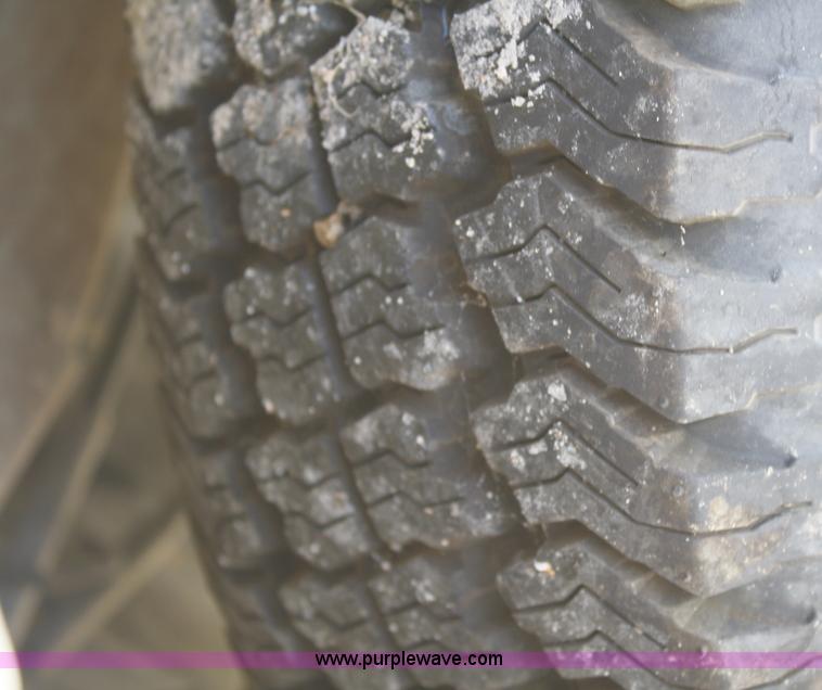 image for item A3213 2004 GMC Sierra 1500 pickup truck