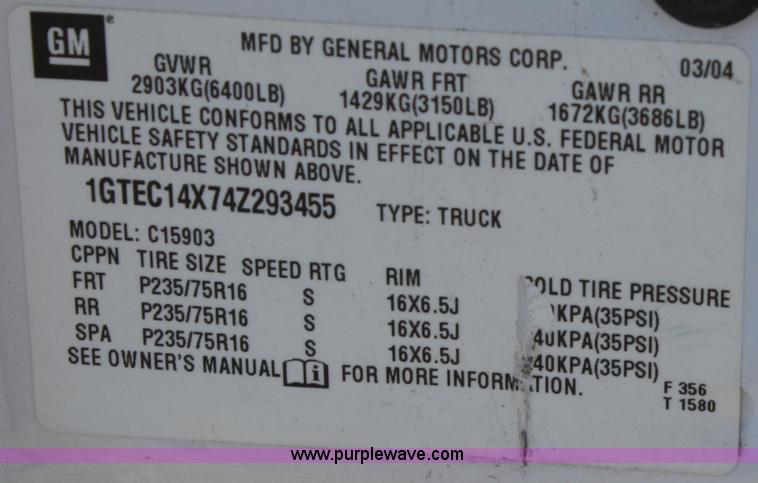 image for item A3213 2004 GMC Sierra 1500 pickup truck