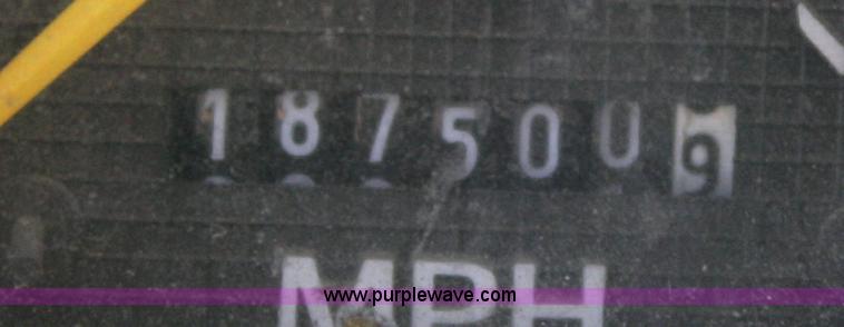 image for item A3216 1996 Ford F700 flatbed truck