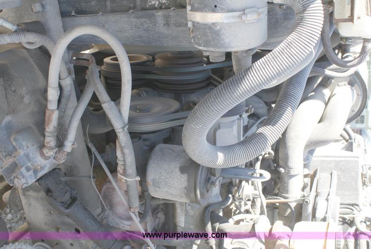 image for item A3217 1995 Ford F700 flatbed truck