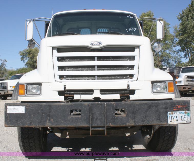 image for item A3218 1998 Ford Louisville LT8501 flatbed truck