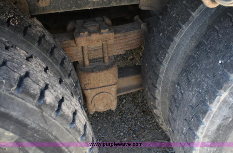 image for item A3218 1998 Ford Louisville LT8501 flatbed truck