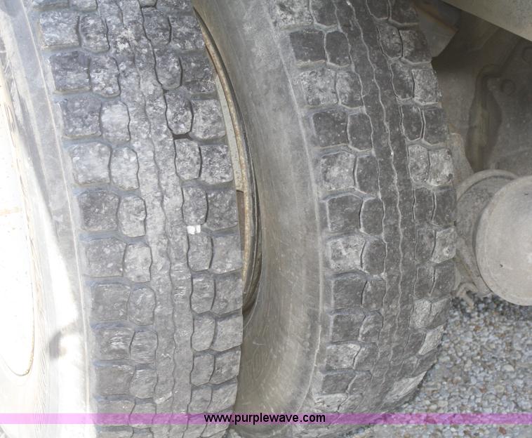 image for item A3218 1998 Ford Louisville LT8501 flatbed truck