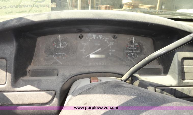 image for item A3220 1996 Ford F250 XL pickup truck