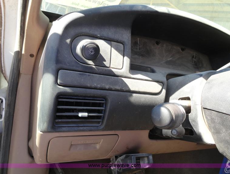 image for item A3220 1996 Ford F250 XL pickup truck