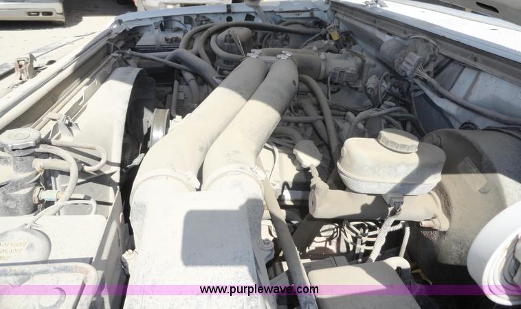 image for item A3220 1996 Ford F250 XL pickup truck