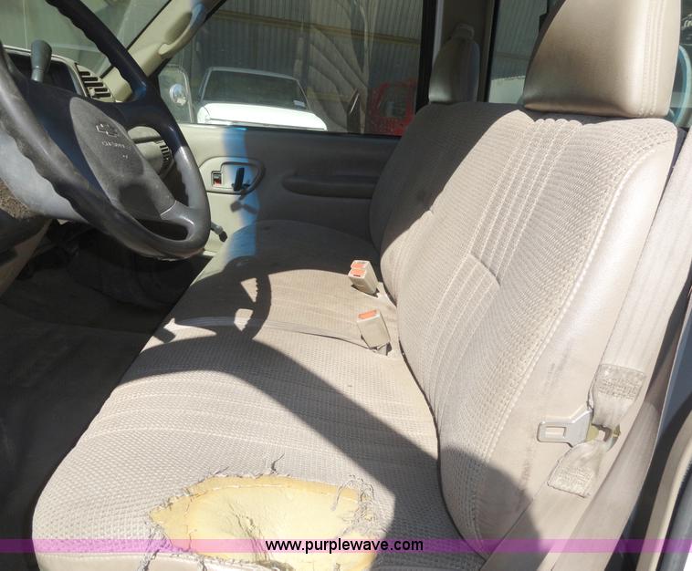 image for item A3221 1996 Chevrolet Cheyenne C2500 pickup truck