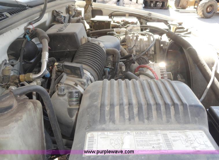 image for item A3221 1996 Chevrolet Cheyenne C2500 pickup truck