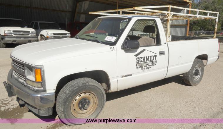 image for item A3222 1998 Chevrolet Cheyenne K1500 pickup truck