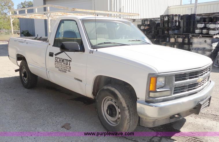 image for item A3222 1998 Chevrolet Cheyenne K1500 pickup truck
