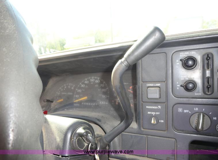 image for item A3222 1998 Chevrolet Cheyenne K1500 pickup truck