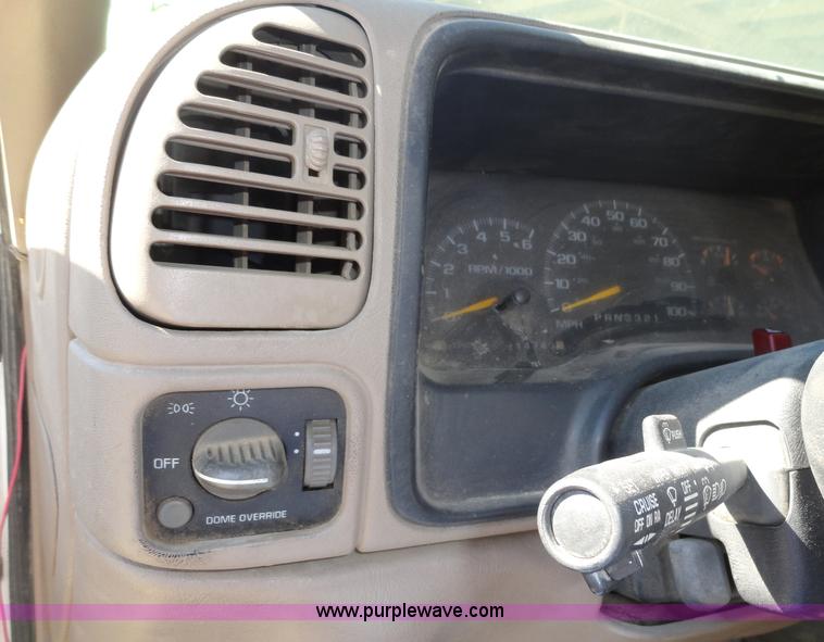 image for item A3222 1998 Chevrolet Cheyenne K1500 pickup truck