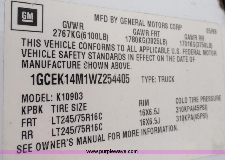 image for item A3222 1998 Chevrolet Cheyenne K1500 pickup truck