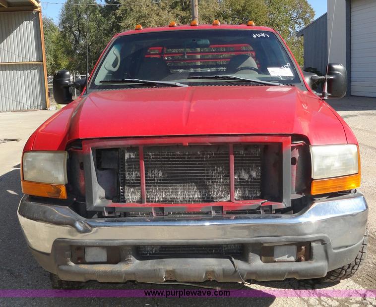 image for item A3223 1999 Ford F350 Super Duty crew cab pickup truck