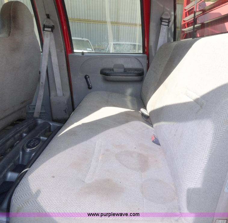 image for item A3223 1999 Ford F350 Super Duty crew cab pickup truck