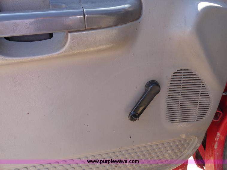 image for item A3223 1999 Ford F350 Super Duty crew cab pickup truck