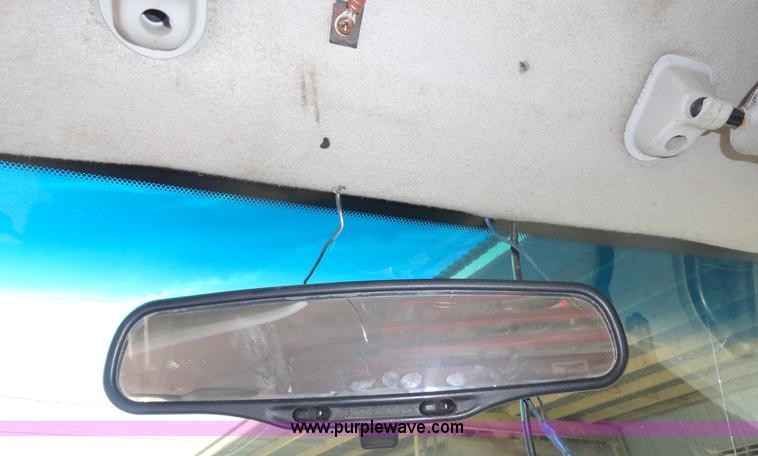 image for item A3223 1999 Ford F350 Super Duty crew cab pickup truck