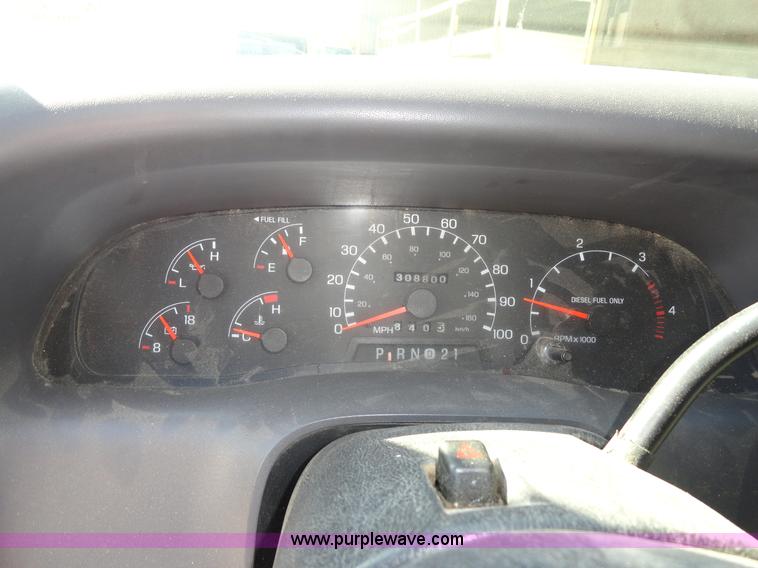 image for item A3223 1999 Ford F350 Super Duty crew cab pickup truck