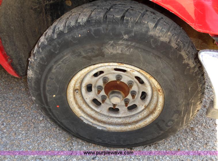 image for item A3223 1999 Ford F350 Super Duty crew cab pickup truck