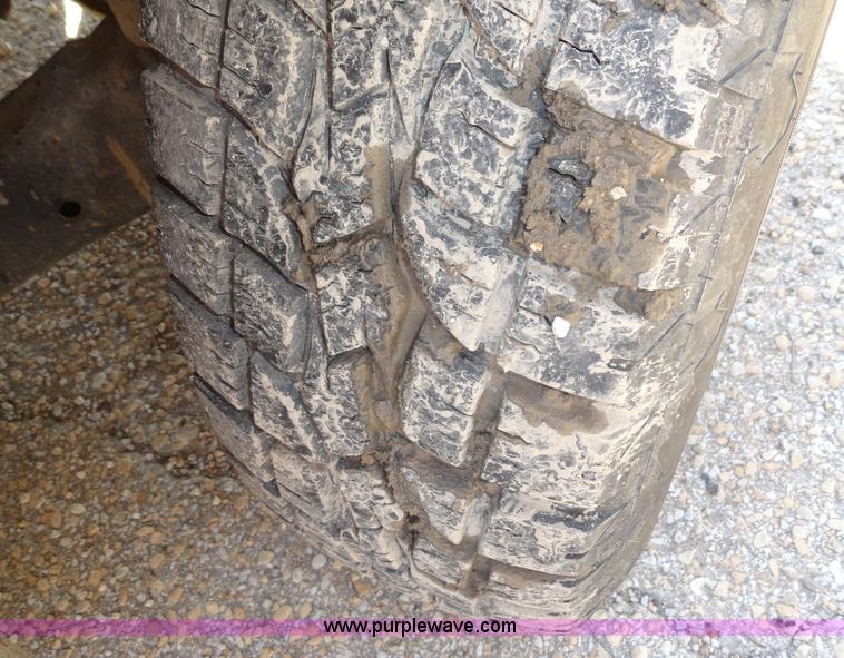 image for item A3223 1999 Ford F350 Super Duty crew cab pickup truck