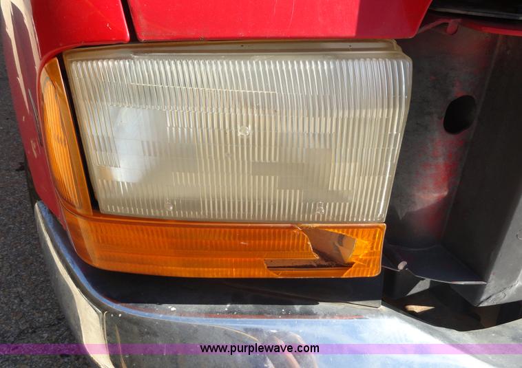 image for item A3223 1999 Ford F350 Super Duty crew cab pickup truck