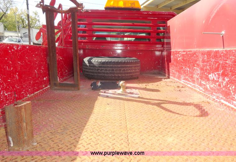 image for item A3223 1999 Ford F350 Super Duty crew cab pickup truck