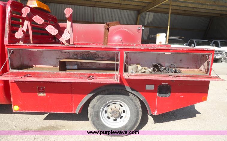 image for item A3223 1999 Ford F350 Super Duty crew cab pickup truck