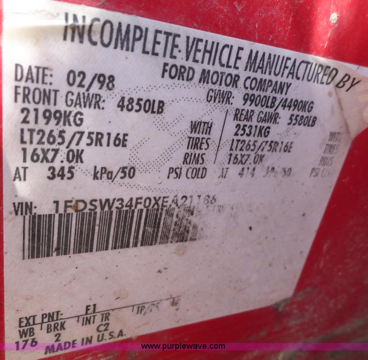 image for item A3223 1999 Ford F350 Super Duty crew cab pickup truck