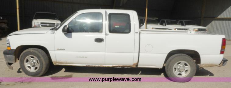 image for item A3224 2001 Chevrolet Silverado 1500 extended cab pickup truck