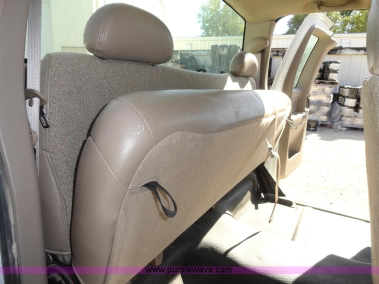 image for item A3224 2001 Chevrolet Silverado 1500 extended cab pickup truck