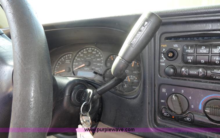 image for item A3224 2001 Chevrolet Silverado 1500 extended cab pickup truck