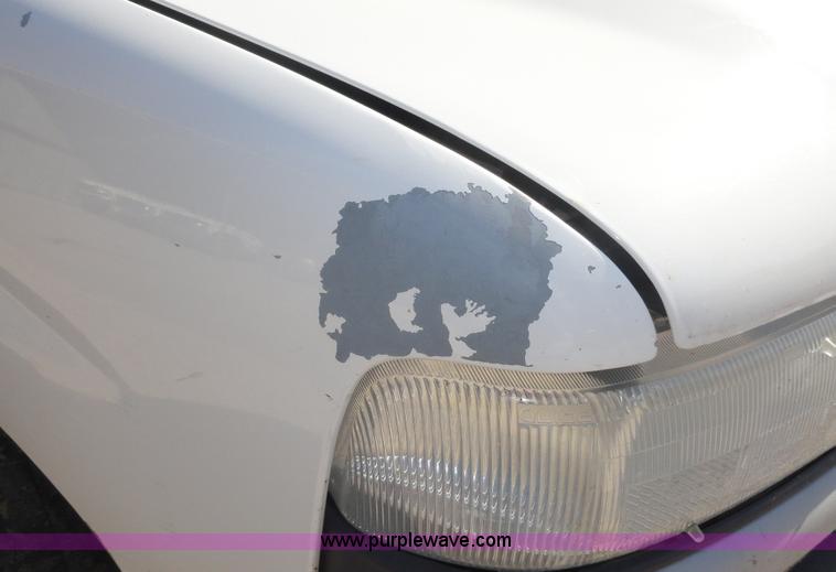 image for item A3224 2001 Chevrolet Silverado 1500 extended cab pickup truck