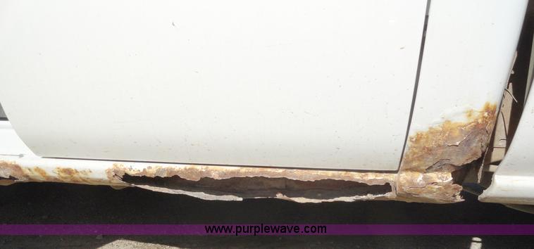 image for item A3224 2001 Chevrolet Silverado 1500 extended cab pickup truck