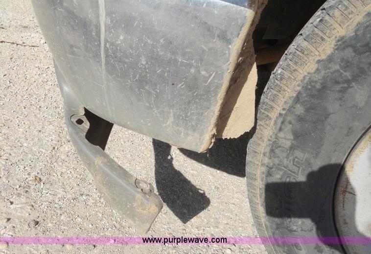 image for item A3224 2001 Chevrolet Silverado 1500 extended cab pickup truck