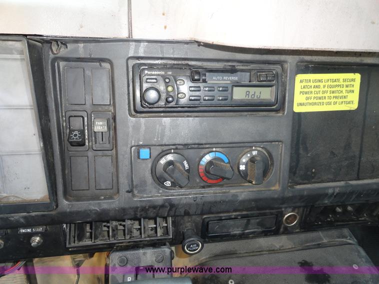 image for item A3226 1999 International 4700 flatbed truck