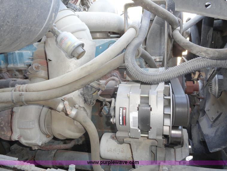 image for item A3226 1999 International 4700 flatbed truck