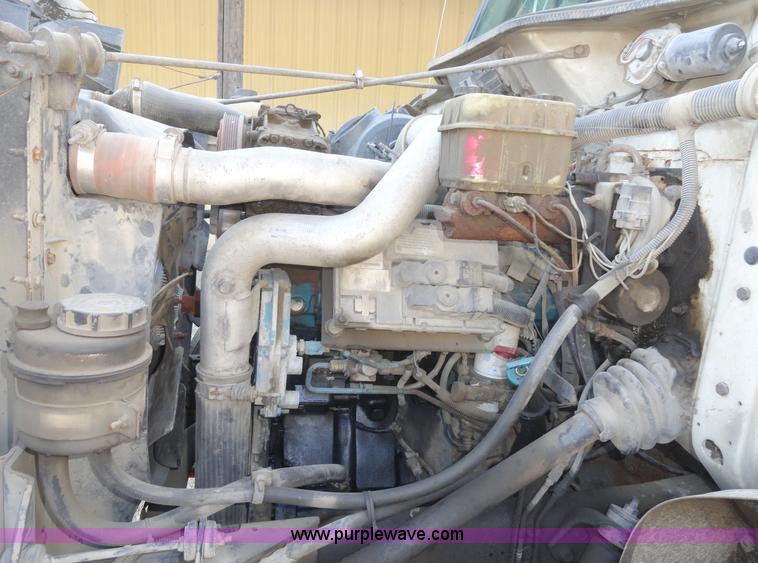 image for item A3226 1999 International 4700 flatbed truck