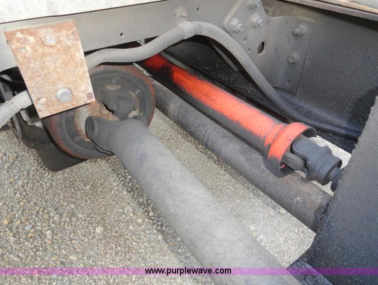 image for item A3226 1999 International 4700 flatbed truck