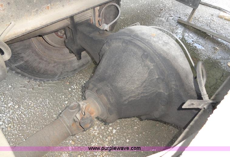 image for item A3226 1999 International 4700 flatbed truck