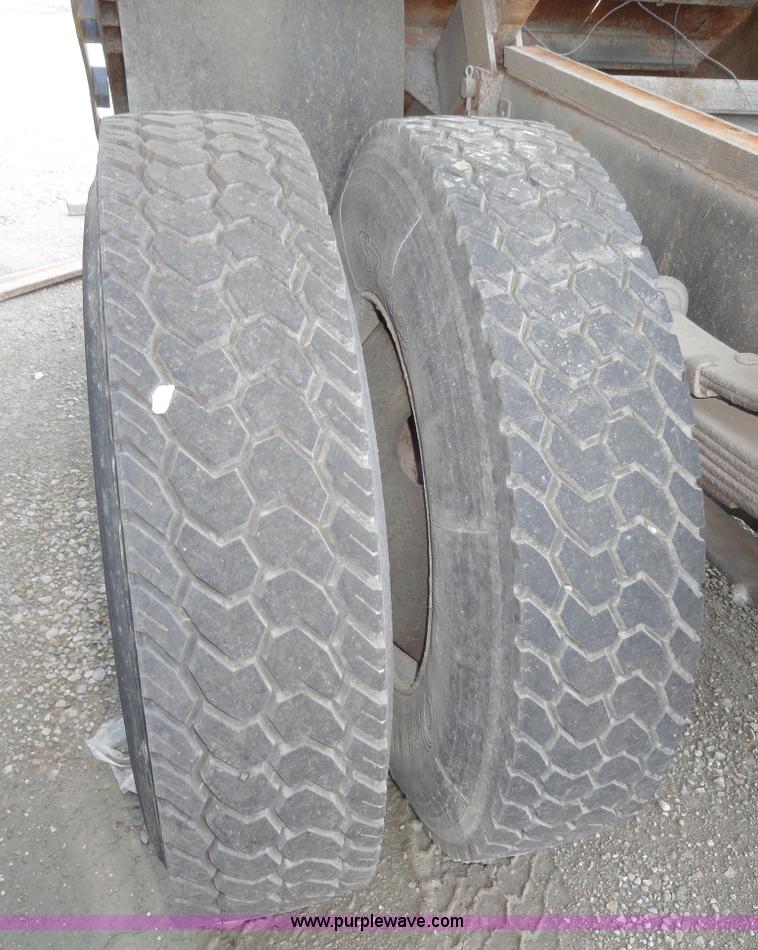 image for item A3226 1999 International 4700 flatbed truck